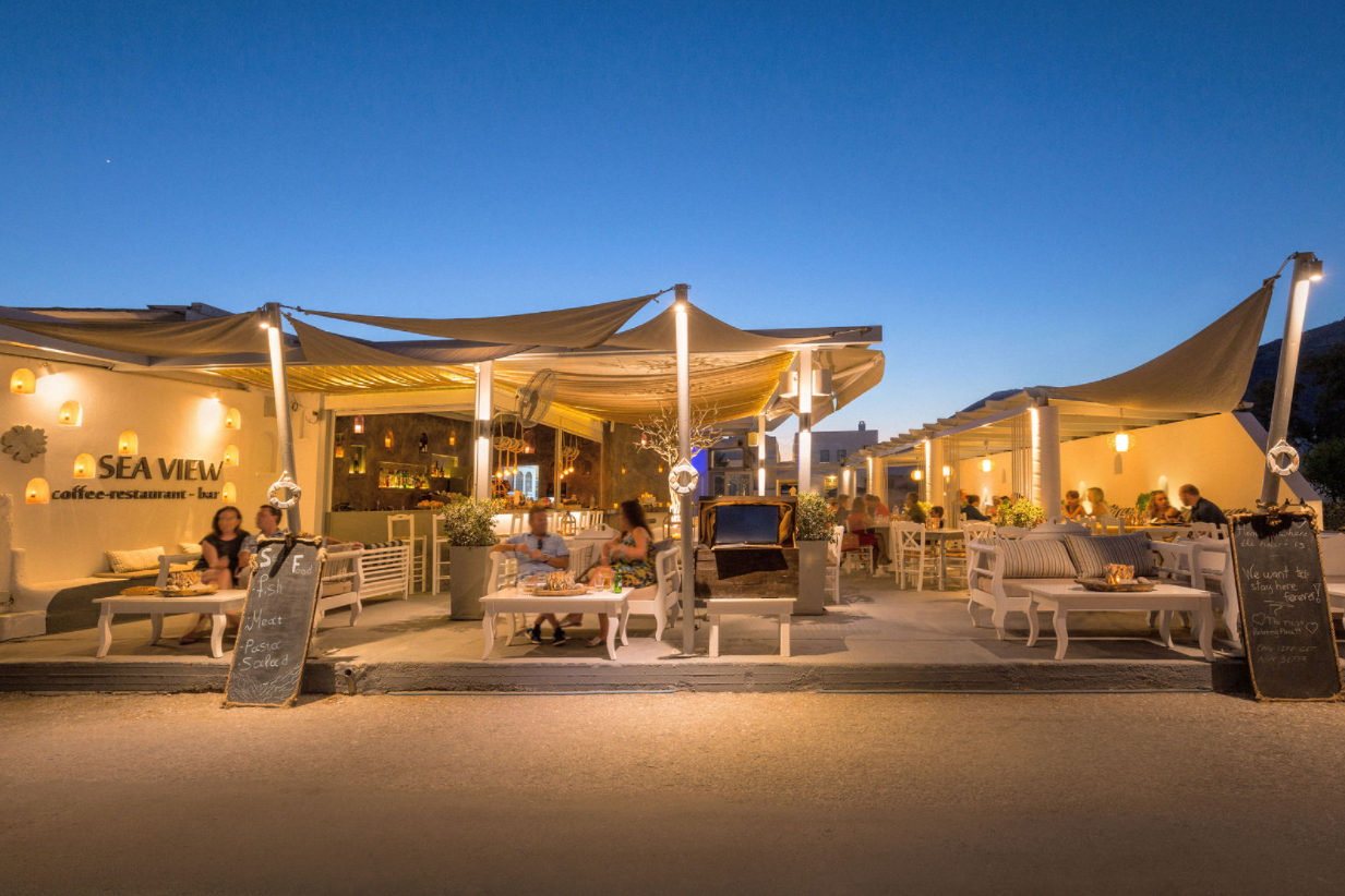 White Lily Sea View Beach hotel restaurant